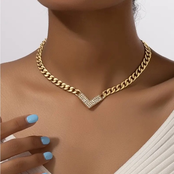 Jewelry - Yellow Gold V-Shaped Rhinestone Necklace
